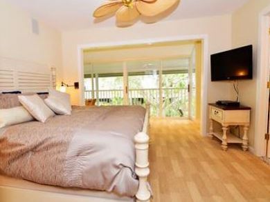 Three Bedroom Plus Den Vacation Condo in Siesta Key